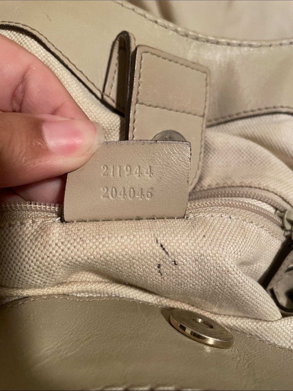 Gucci “Sukey” Beige GG Canvas Tote with Cream Trim and Gold Ring - Picture 11 of 15